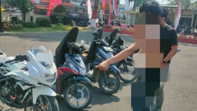 Kepolisian Resor (Polres) Cianjur mengamankan sejumlah pemotor yang sedang melakukan konvoi, Minggu 5 Juli 2026. Polisi juga menyita sejumlah senjata tajam, termasuk golok.