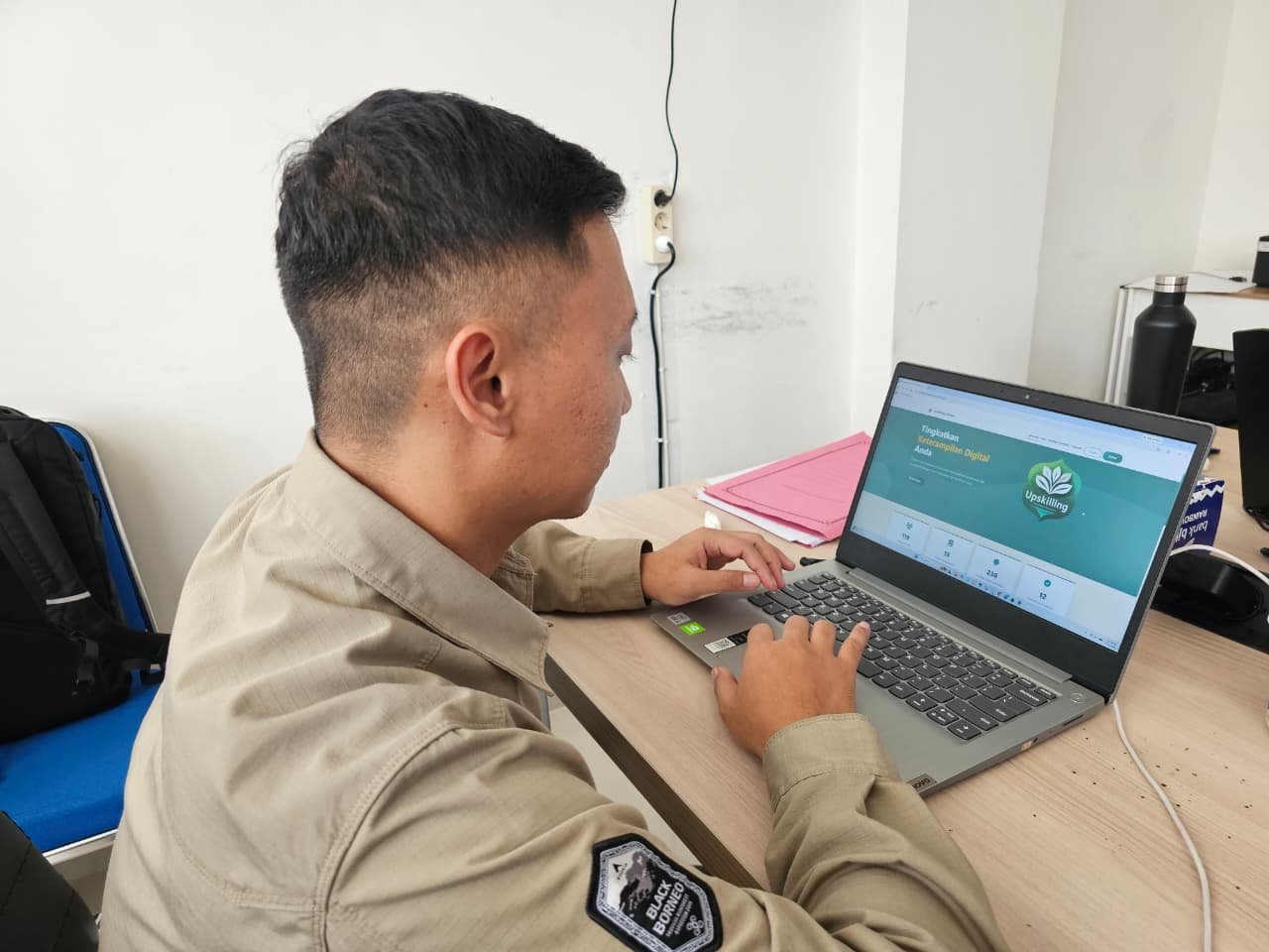 Platform ini diinisiasi oleh Sandi Mahardi, Statistisi Bidang Statistik Diskominfosan Kabupaten Cianjur,