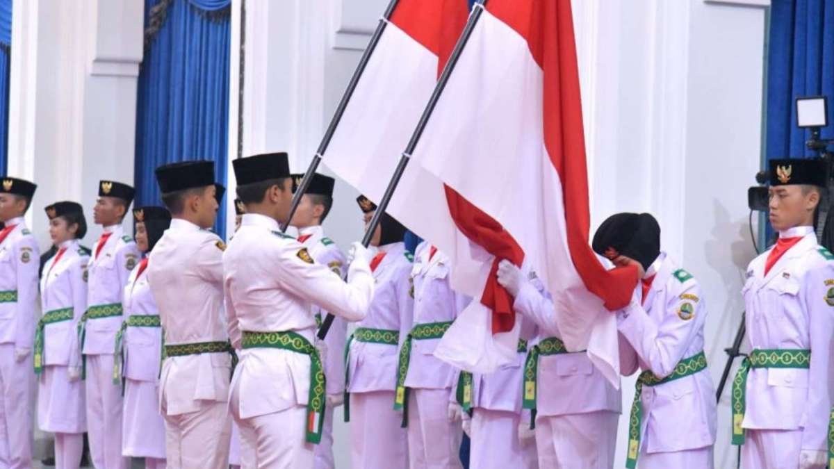 Dedi Mulyadi Kukuhkan 51 Paskibraka Jabar 2026