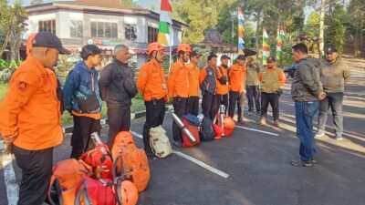 BPBD Cianjur Turunkan Tim Padamkan Kebakaran Gunung Gede