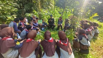 Pramuka Peduli Sampah, 92 Pelajar di Cipanas Cianjur Belajar Lingkungan dan Budaya di Mikro DAS Cisarua