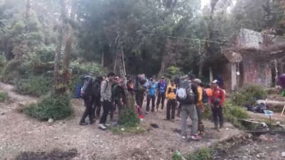 Kecewa Penanganan Karhutla, Puluhan Relawan Tinggalkan Kawah Wadon Gunung Gede