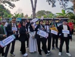 Jalan Santai HUT ke-81 RI, Kopimu Sindir Korupsi Lewat Kostum “Tikus Kantor”