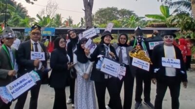 Jalan Santai HUT ke-81 RI, Kopimu Sindir Korupsi Lewat Kostum “Tikus Kantor”