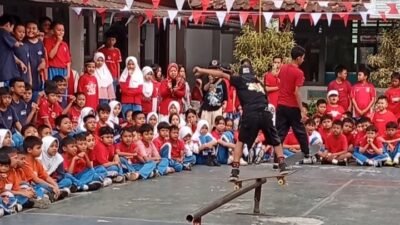 Porserosi Cianjur Kenalkan Skateboard dan Sepatu Roda ke Sekolah