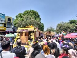 Ribuan Warga Antusias Saksikan Karnaval Budaya Cianjur Fest 2026