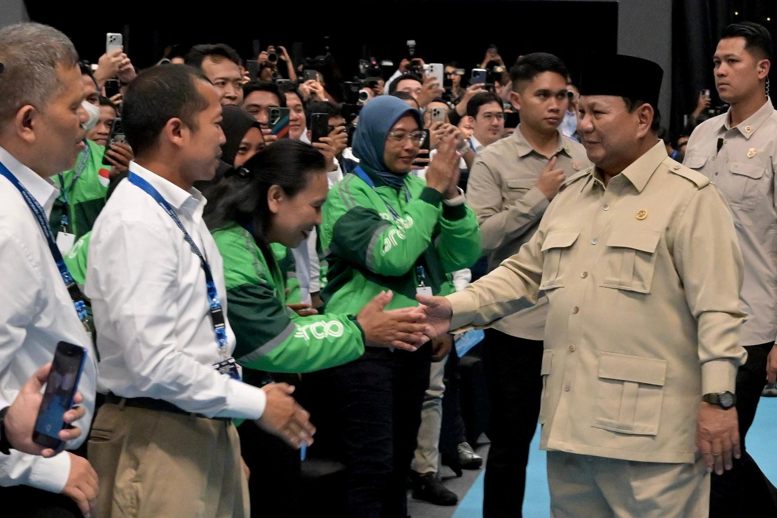 MotorListrik, MoLiNas, MotorListrikNasional, PrabowoSubianto, KendaraanListrik, KendaraanListrikNasional, ALVA, Cikarang, KabupatenBekasi, JawaBarat, EkosistemKendaraanListrik, OjekOnline, Ojol, Kurir, PosIndonesia, MotorEV, ElektrifikasiTransportasi, EnergiBersih, RamahLingkungan, KendaraanRamahLingkungan, EfisiensiBiaya, EfisiensiOperasional, IndustriOtomotif, TransportasiIndonesia, EkonomiDigital, TeknologiIndonesia, MotorListrikIndonesia