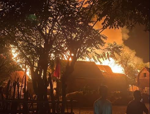 75 Rumah Adat Sade Terbakar, Kerugian Kebakaran Capai Rp34 Miliar