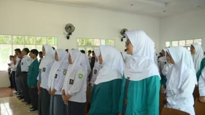 SMK Assuyuthiyyah Gandeng BNN Cianjur Sosialisasikan P4GN dan Tes Urine