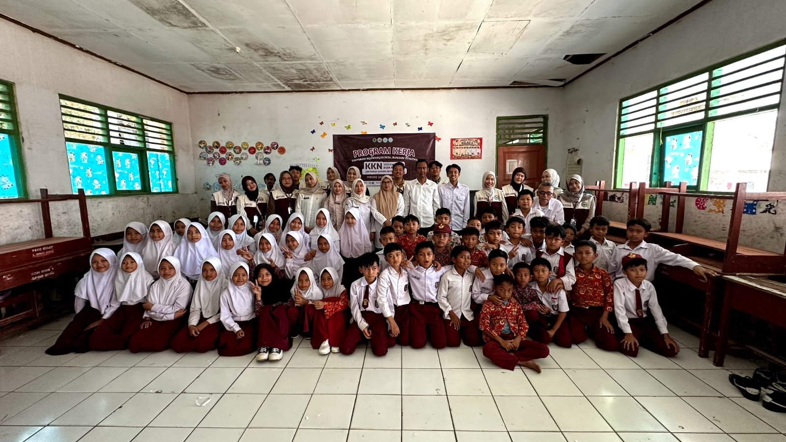 Menyulut Api Cita-Cita: Mahasiswa KKN 254 UIN Bandung Bawa Siswa SDN Bunikasih 1 Cianjur Berlayar Menemukan Bakat Terpendam