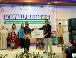 Warga Purwakarta Terima Bantuan 1,5 Ton Beras dan 300 Bibit Unggas dari Pemprov Jabar