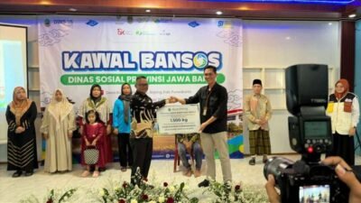 Warga Purwakarta Terima Bantuan 1,5 Ton Beras dan 300 Bibit Unggas dari Pemprov Jabar
