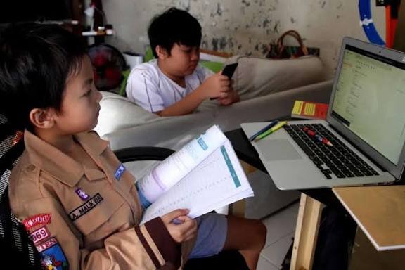 5 Tips Mengajari Anak Saat PJJ agar Tetap Fokus dan Tidak Mudah Bosan