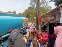 Respons Cepat Laporan Warga, Polsek Cibeber dan Ngerayap Community Salurkan 8.000 Liter Air Bersih di Cimanggu