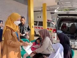 Waspada Abu Vulkanik, Puskesmas Sukanagalih Edukasi Warga dan Bagikan Masker