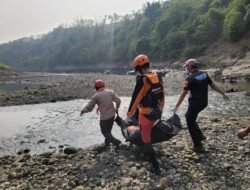 Remaja Terseret Arus Sungai Citarum Ditemukan Meninggal