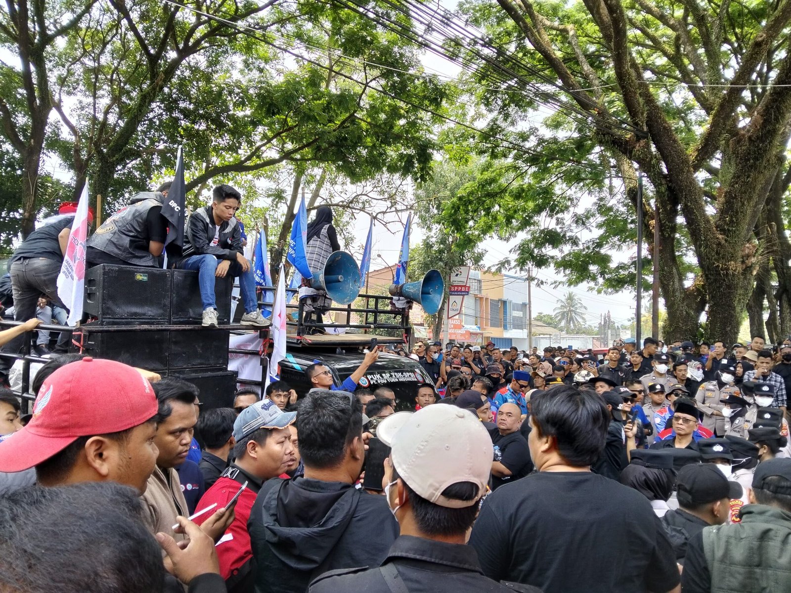 Geruduk Gedung DPRD, Ini Tuntutan 234 SC Cianjur Soal UHC