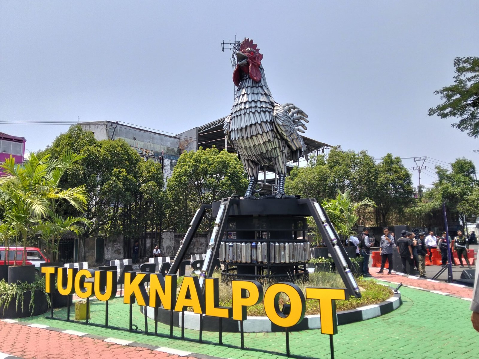 Kapolda Jabar Resmikan Tugu Knalpot Ayam Pelung di Cianjur, Jadi Pesan Edukasi untuk Remaja