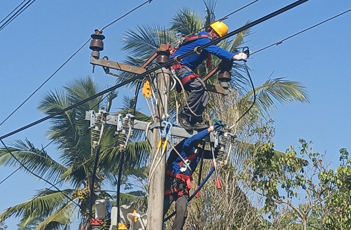Tingkatkan Keandalan Pasokan Listrik di Cianjur Selatan, PLN Terjunkan 52 Personel melalui Program GKONS dan GROWS