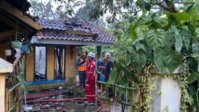 Perempuan Muda Diduga Sengaja Bakar Rumah di BTN Joglo