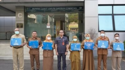 Mengabdi Lebih dari 20 Tahun, Pegawai RSUD Cimacan Terima Tanda Jasa dan Tanda Kehormatan Republik Indonesia