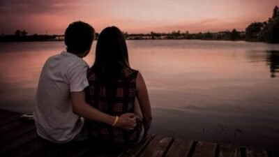 Apa Itu Love Bombing? Kenali Ciri-Ciri dan Dampaknya dalam Hubungan