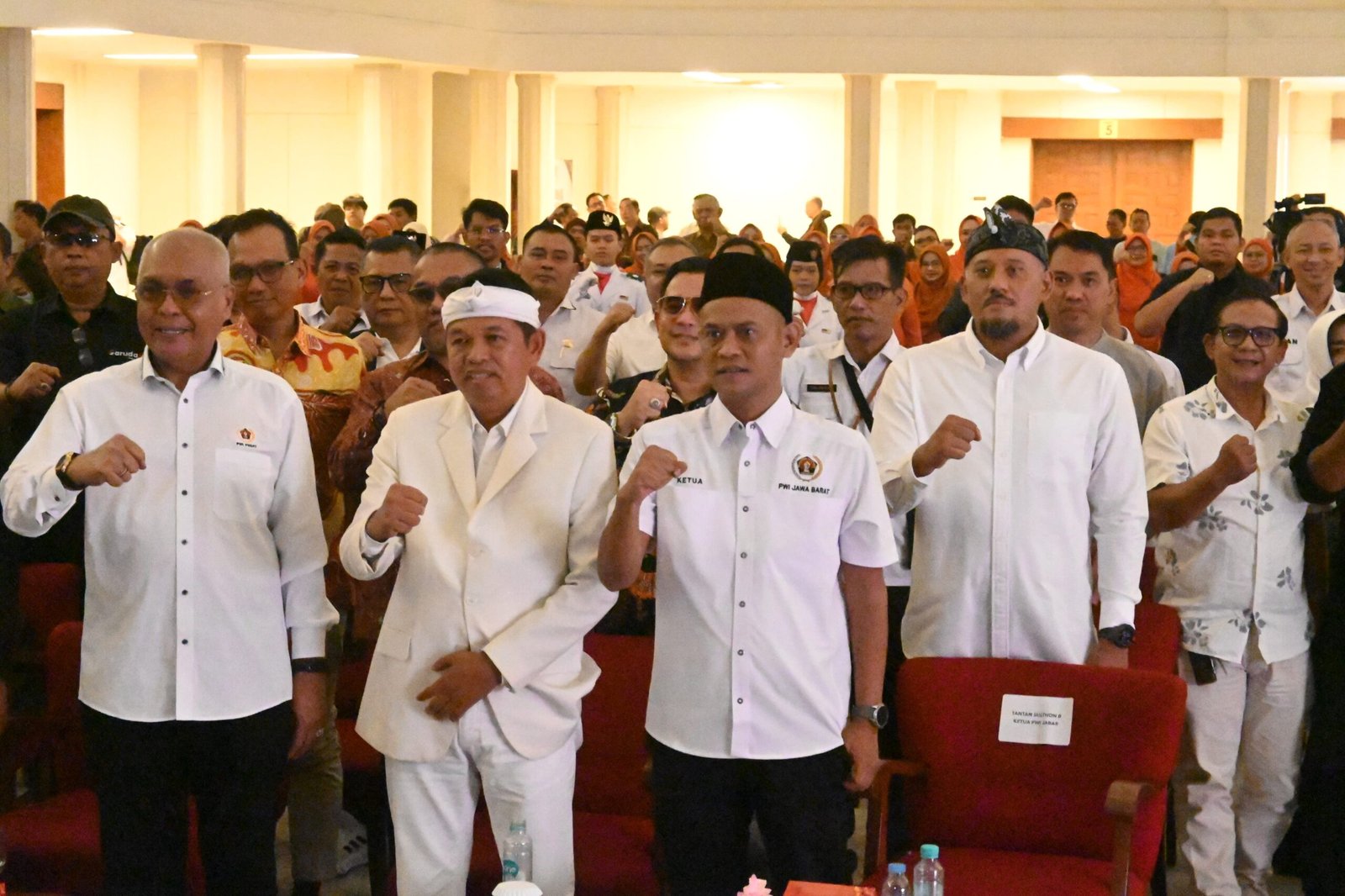 Dilantik di Gedung Merdeka, Tantan Sulthon Bukhawan Resmi Pimpin PWI Jabar 2026–2031
