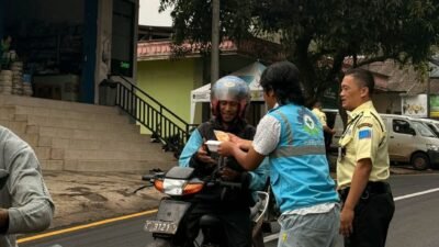 Wujudkan Nilai Hari Sumpah Pemuda, PLN Cianjur Hadirkan Kepedulian melalui Jum’at Berbagi