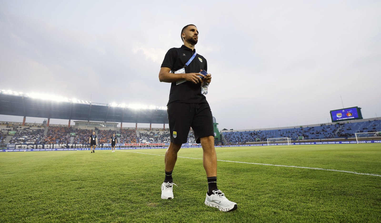 Fitrah Maulana Kembali Jadi Starter, PERSIB Rotasi Pemain Hadapi Persik Kediri