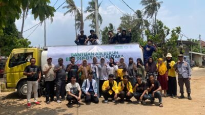 Sekjen PBNU Gus Gudfan Arif Bersama BEM PTNU Salurkan 1 Juta Liter Air Bersih ke Berbagai Daerah