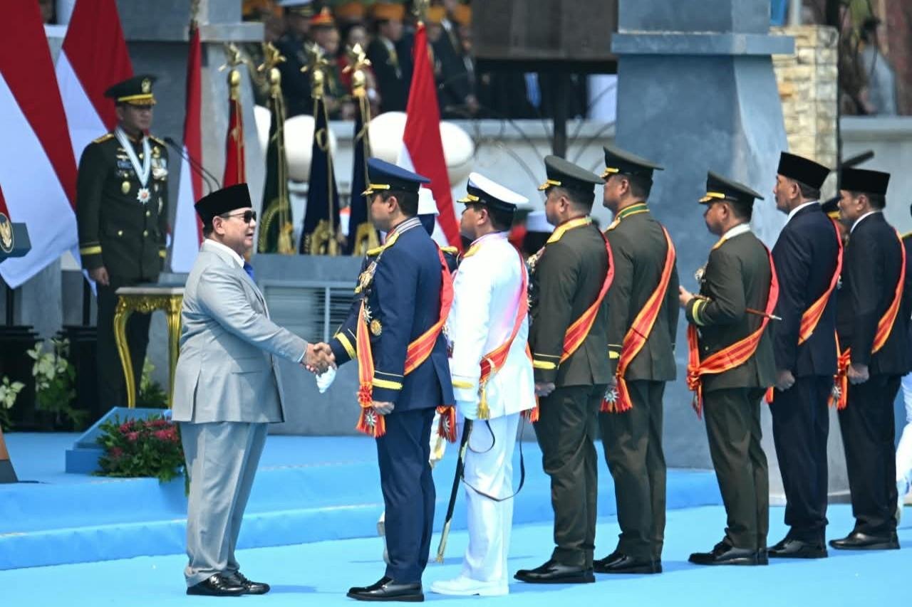 Prabowo Anugerahkan Bintang Mahaputera kepada Tujuh Tokoh TNI di HUT ke-81